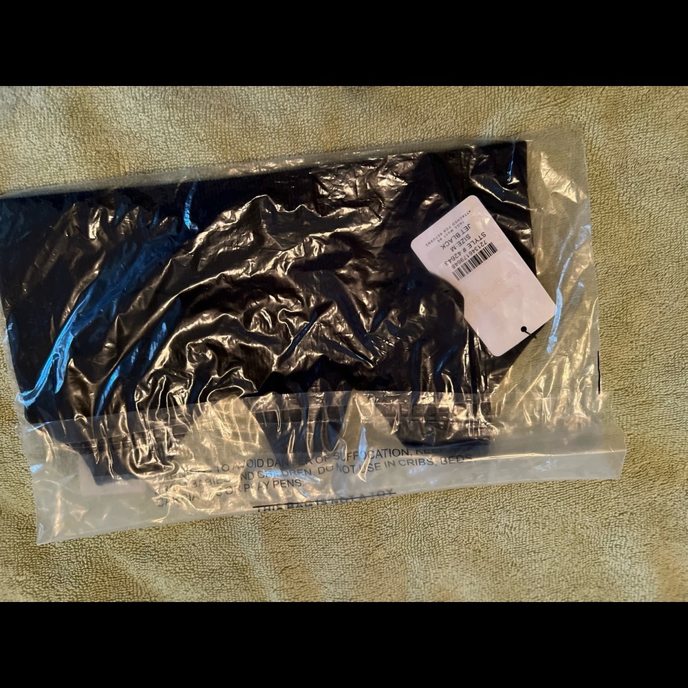 Lively bra black NWT